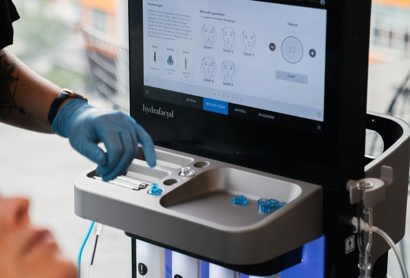 Hydrafacial machine image 2